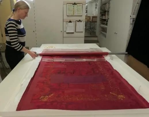 Detail of splits in canopy and back panel 2023