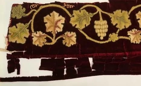 During agarose treatment on red silk damask